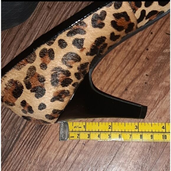 EUC Leopard "Sox Tab" Faux Hair Heels Sz 7.5 - Picture 6 of 8
